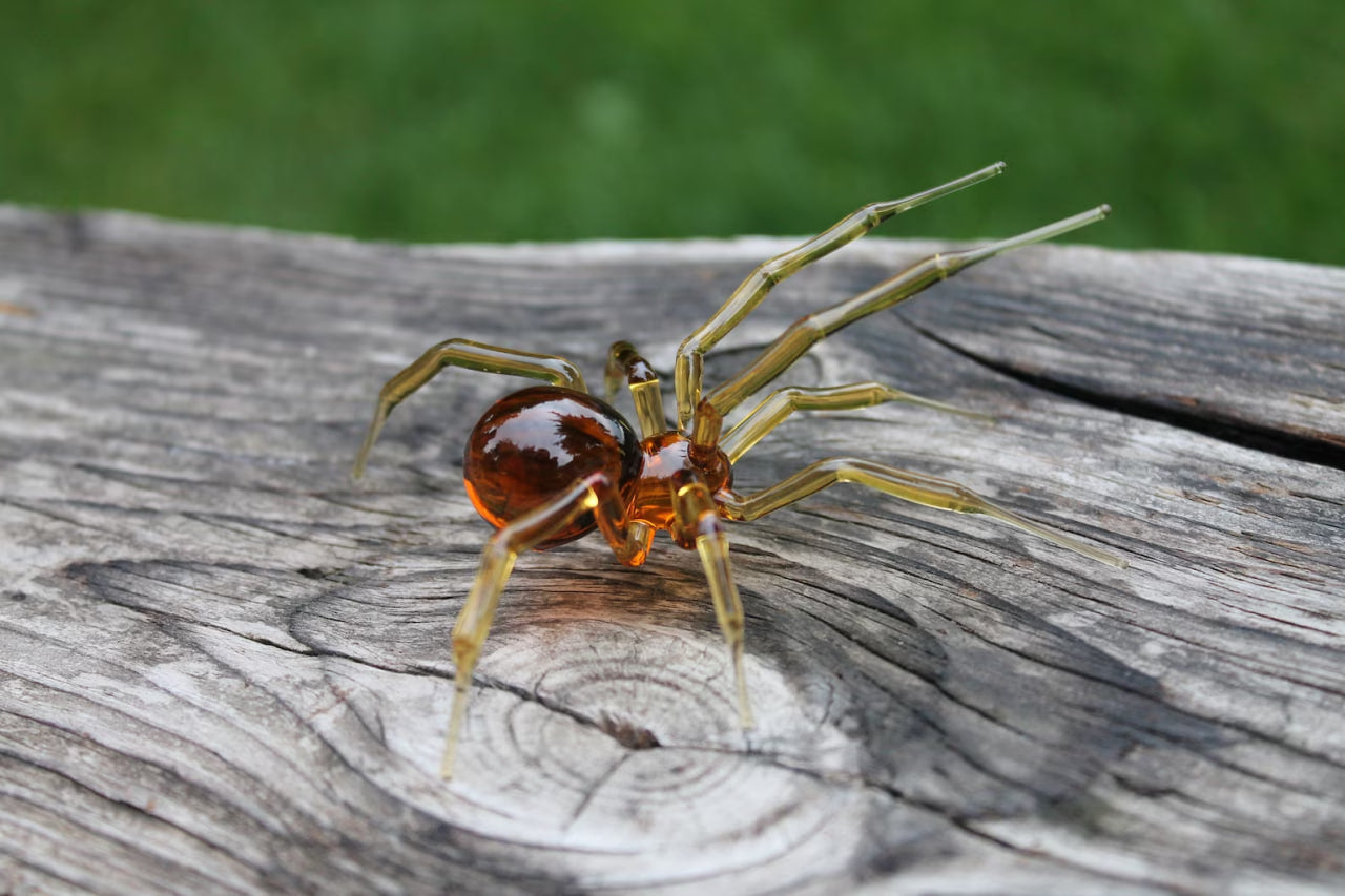 Glass Spider Figurine – Amber Legs & Body – 2.5 Inches – Lampwork Art
