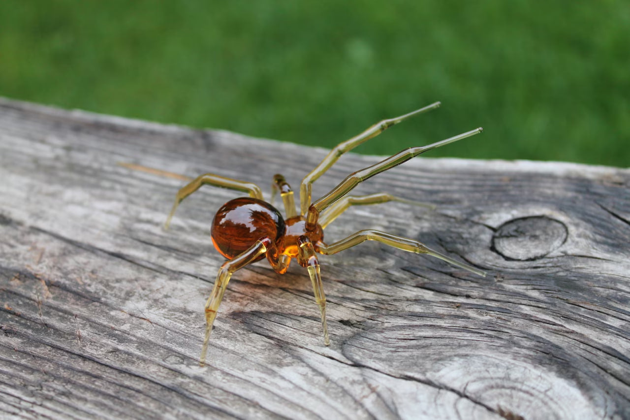 Glass Spider Figurine – Amber Legs & Body – 2.5 Inches – Lampwork Art