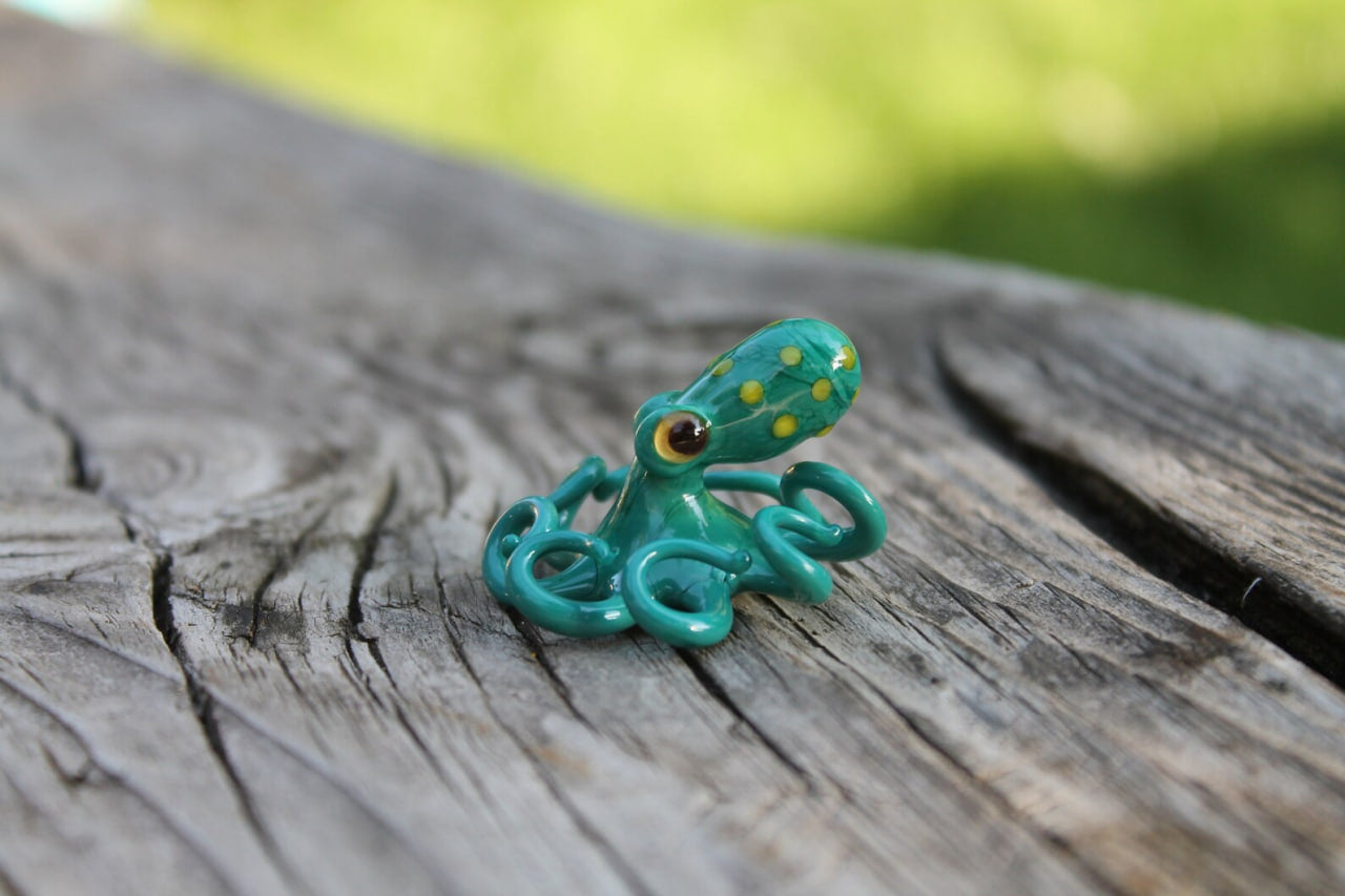 Elegant Miniature Murano Glass Octopus Statue, a Sophisticated and Beautiful Glass Figurine.