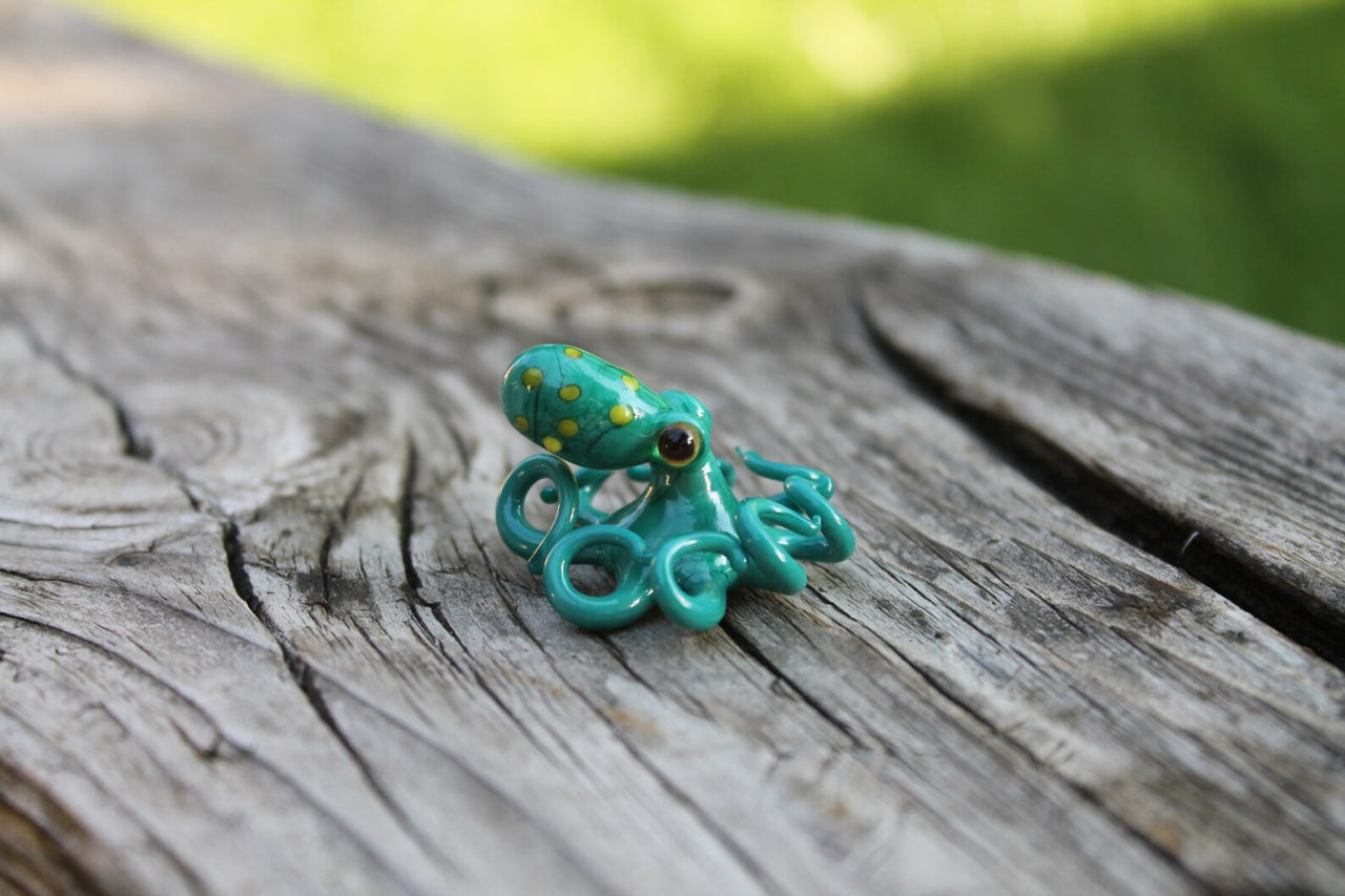 Elegant Miniature Murano Glass Octopus Statue, a Sophisticated and Beautiful Glass Figurine.