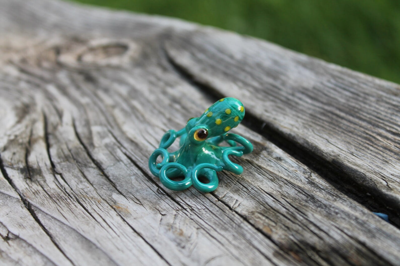 Elegant Miniature Murano Glass Octopus Statue, a Sophisticated and Beautiful Glass Figurine.