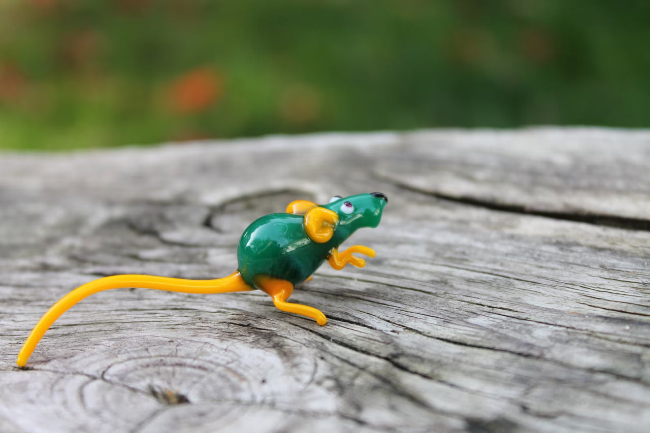 Green And Yellow Glass Rat Figurine – Handcrafted Murano Miniature