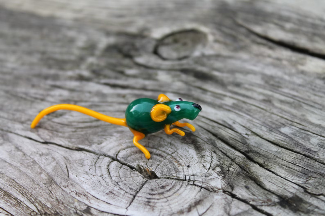 Green And Yellow Glass Rat Figurine – Handcrafted Murano Miniature