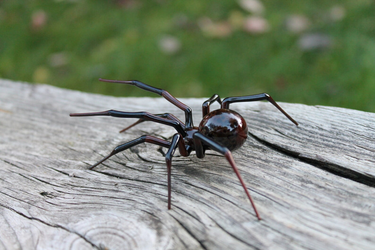Custom Brown Art Glass Spider Figurine, Blown Glass Spider, Spider halloween