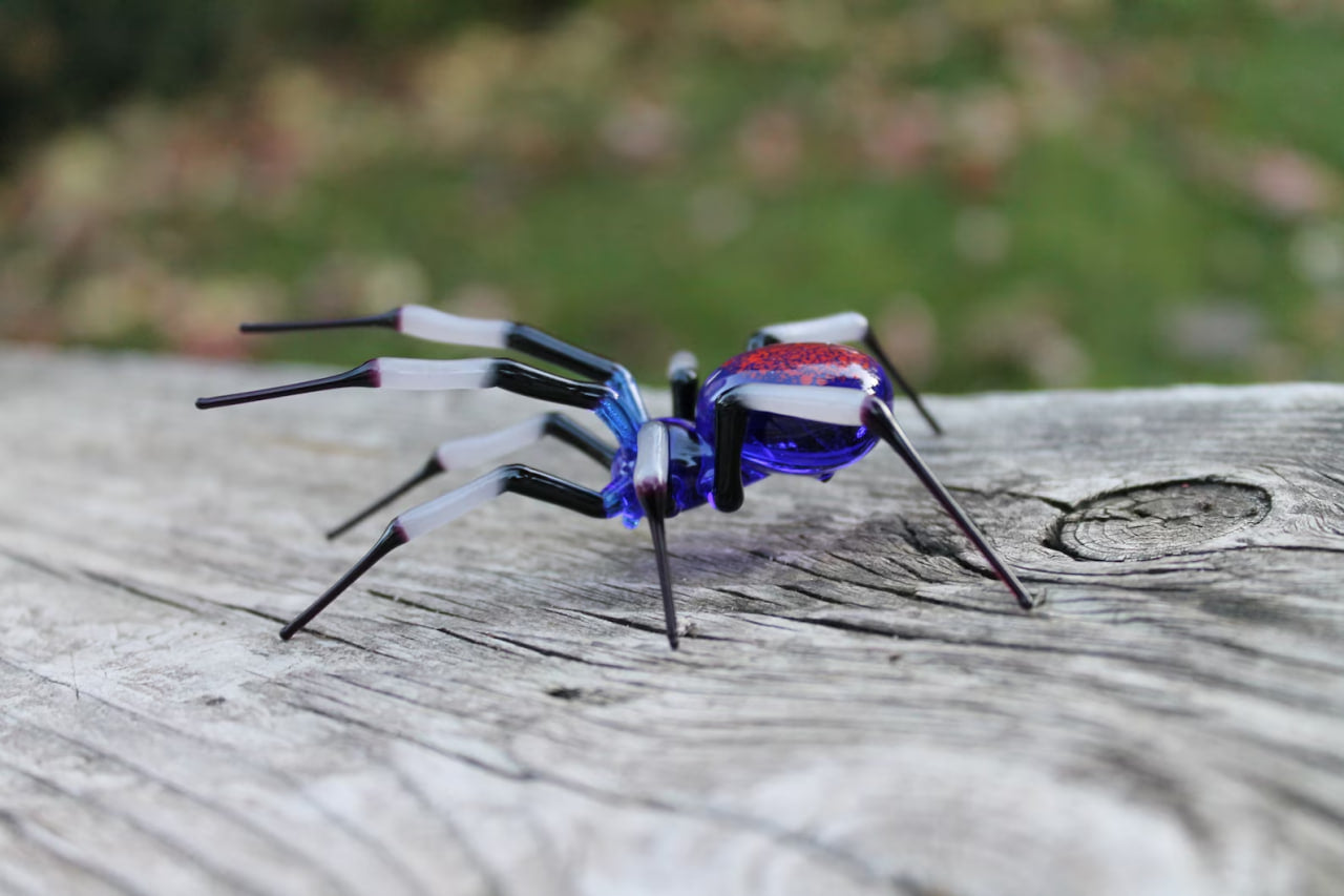 Blue Glass black Garden Spider Sculpture, Blown Glass Figurine Art Insect, Glass Spider Figurine Blown Glass Spider Glass Spider Miniature