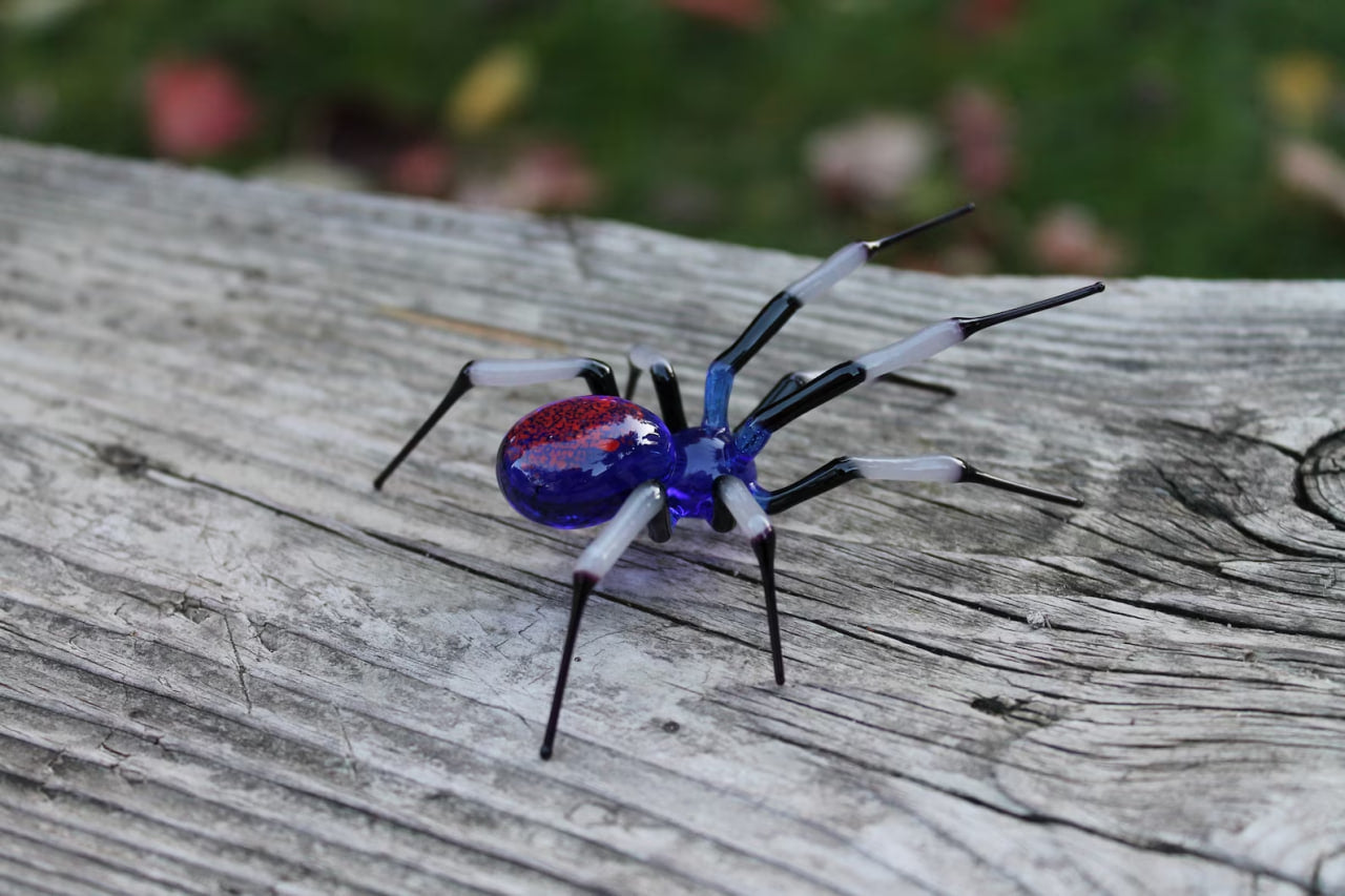 Blue Glass black Garden Spider Sculpture, Blown Glass Figurine Art Insect, Glass Spider Figurine Blown Glass Spider Glass Spider Miniature