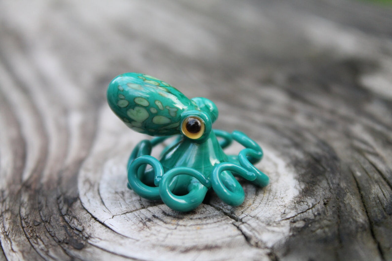 Green Blue Miniature Handmade Glass Octopus Figurine, a Beautiful and Creative Glass Art Piece
