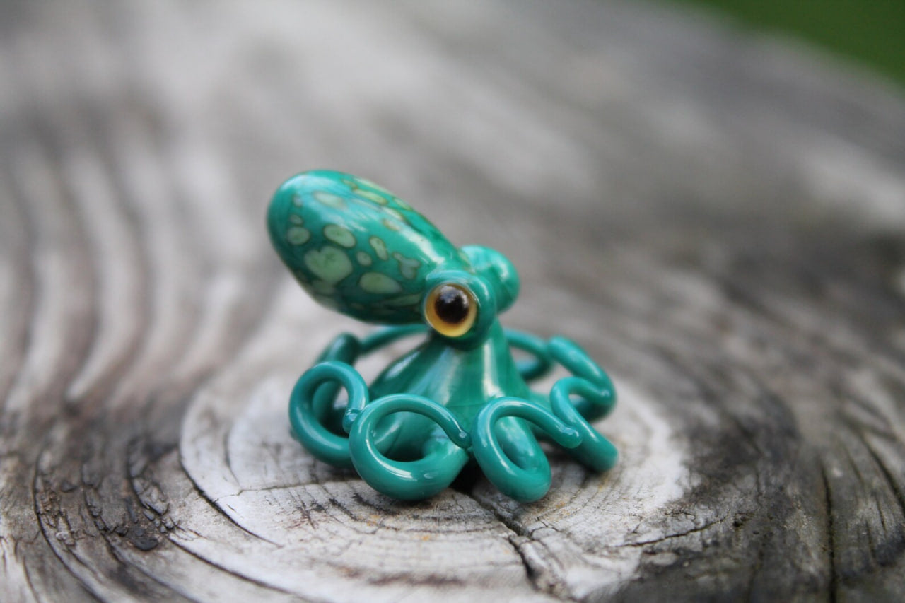 Green Blue Miniature Handmade Glass Octopus Figurine, a Beautiful and Creative Glass Art Piece