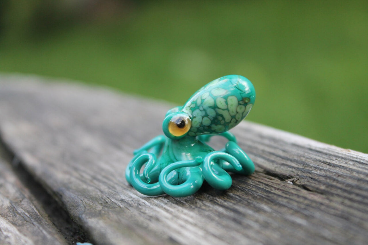 Green Blue Miniature Handmade Glass Octopus Figurine, a Beautiful and Creative Glass Art Piece