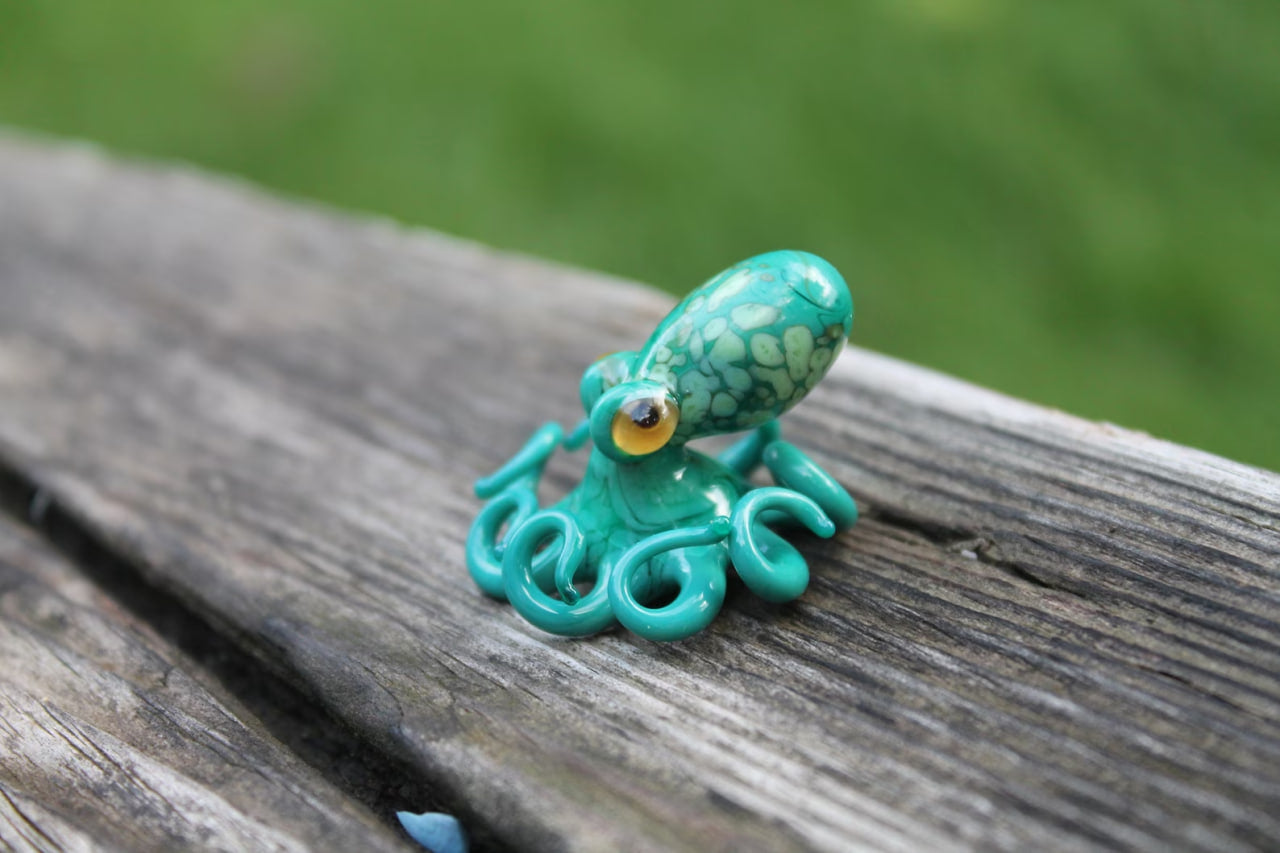 Green Blue Miniature Handmade Glass Octopus Figurine, a Beautiful and Creative Glass Art Piece