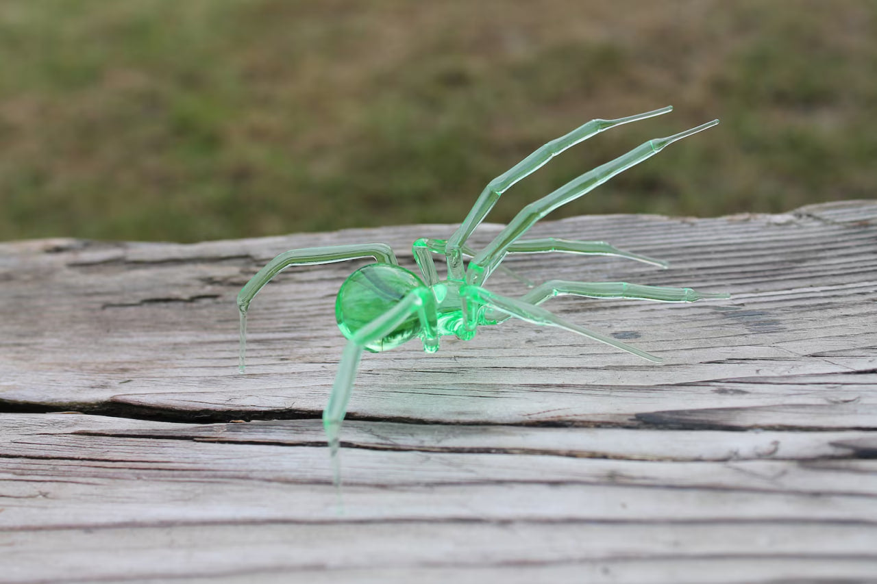 Glowing Uranium Glass Spider Figurine – Handmade UV Reactive Art