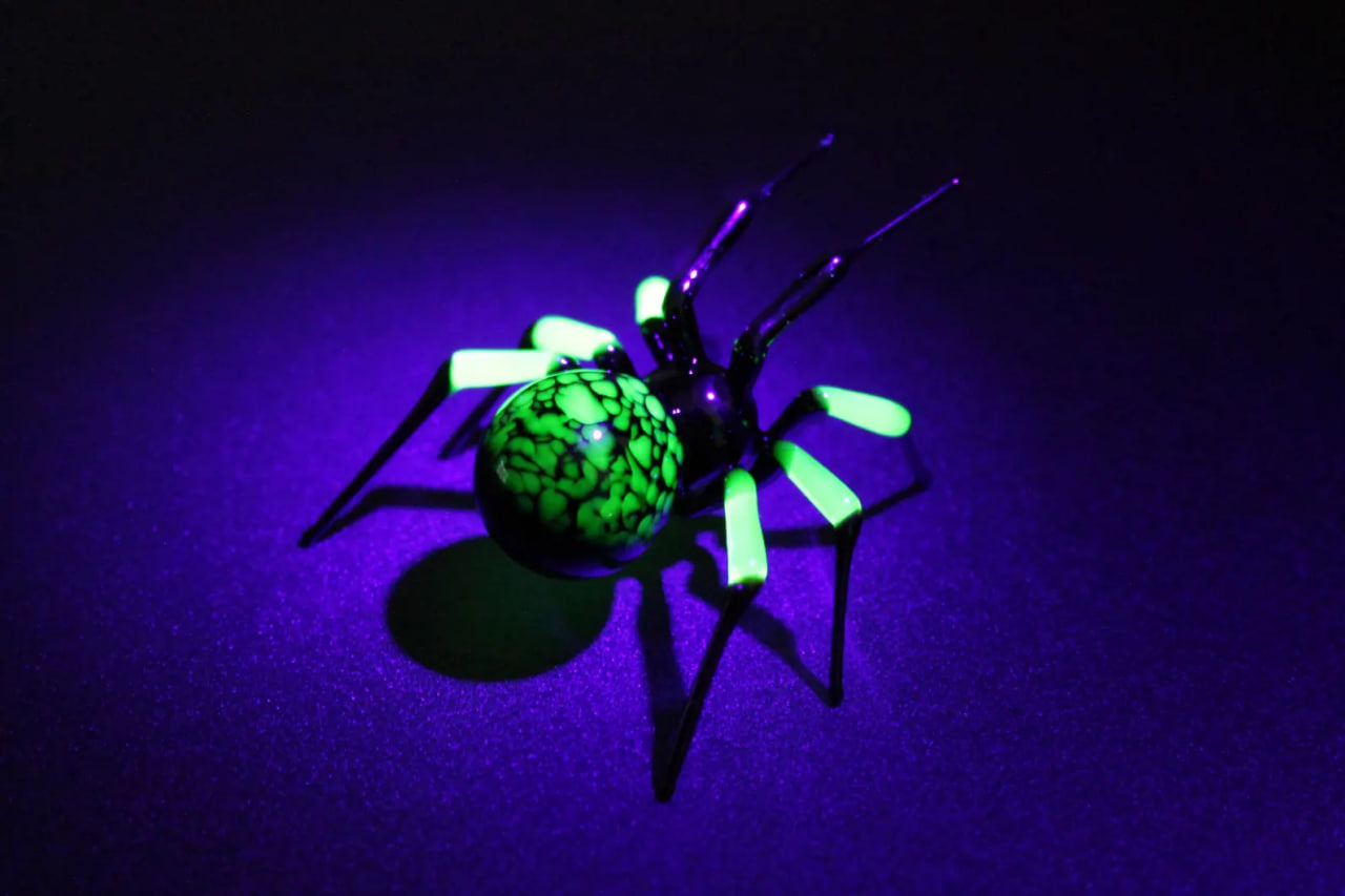 Black and Green Glowing Spider – Uranium Glass Fantasy Figurine