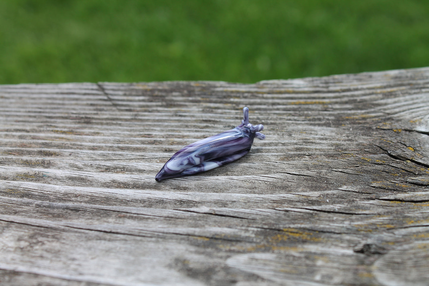 Purple And White Murano Glass Slug – Mini Animal Sculpture