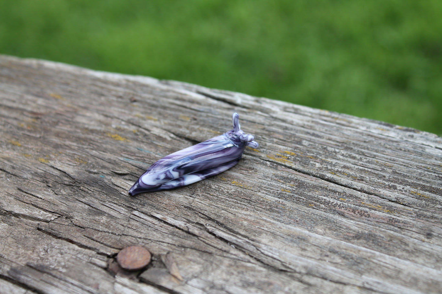 Purple And White Murano Glass Slug – Mini Animal Sculpture