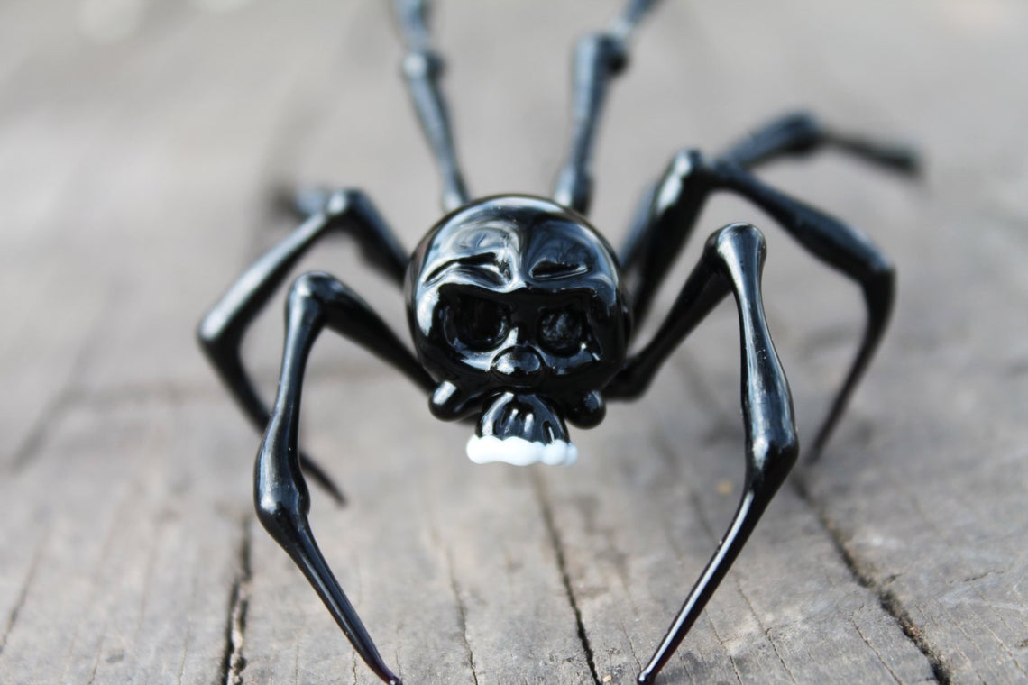 Black Glass Skull Spider Figurine – Gothic Handmade Sculpture