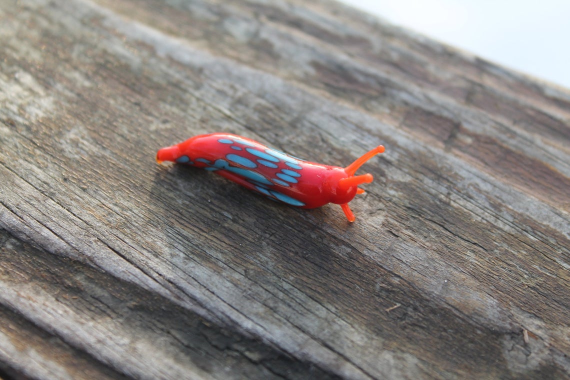 Red And Blue Glass Slug Sculpture – Tiny Murano Animal Art