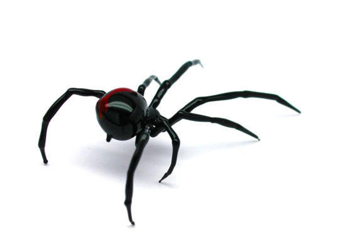 Bold Black And Red Glass Spider Sculpture – Collectible Decor