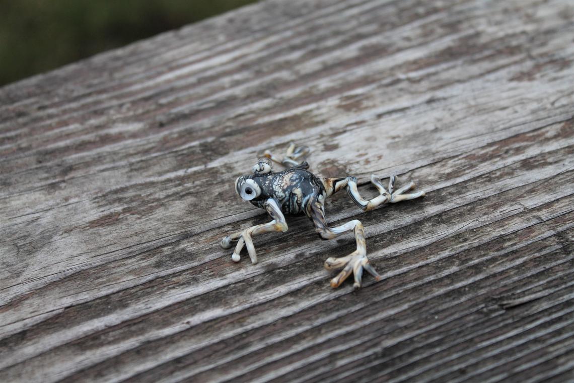 Handmade Marble Gray Glass Frog Figurine - Unique Murano Animal