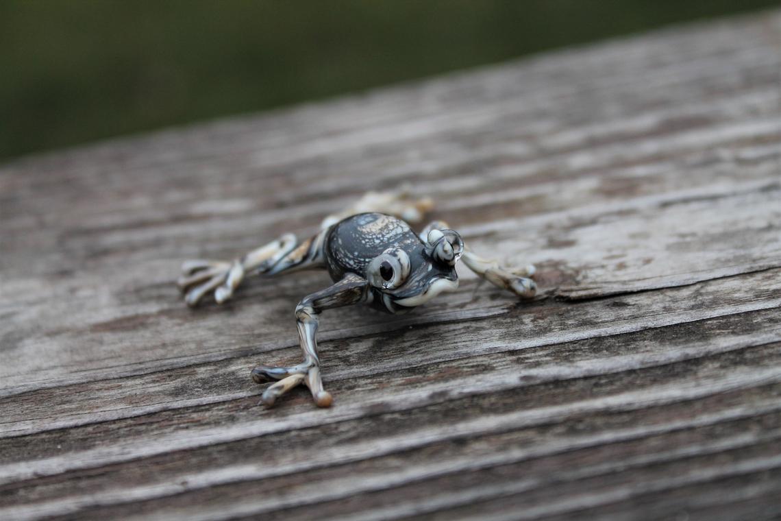 Handmade Marble Gray Glass Frog Figurine - Unique Murano Animal