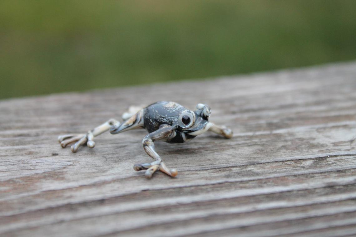 Handmade Marble Gray Glass Frog Figurine - Unique Murano Animal