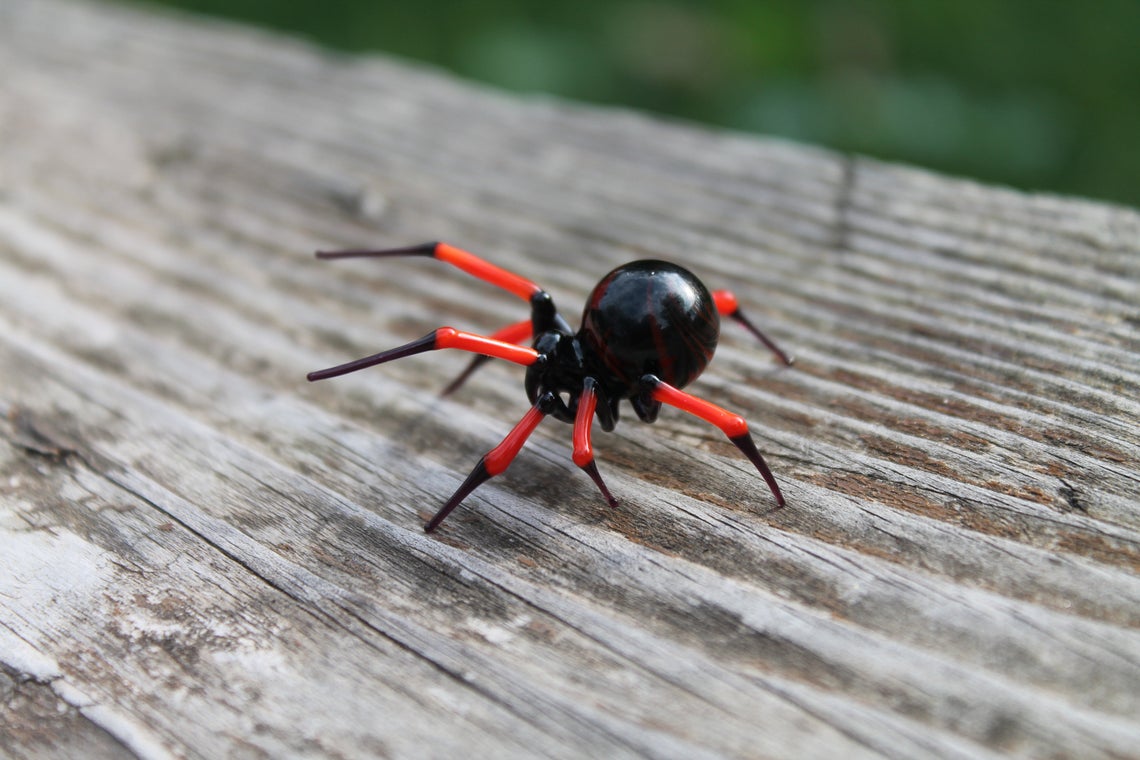 Red And Black Miniature Glass Spider – Handmade Lampwork Art