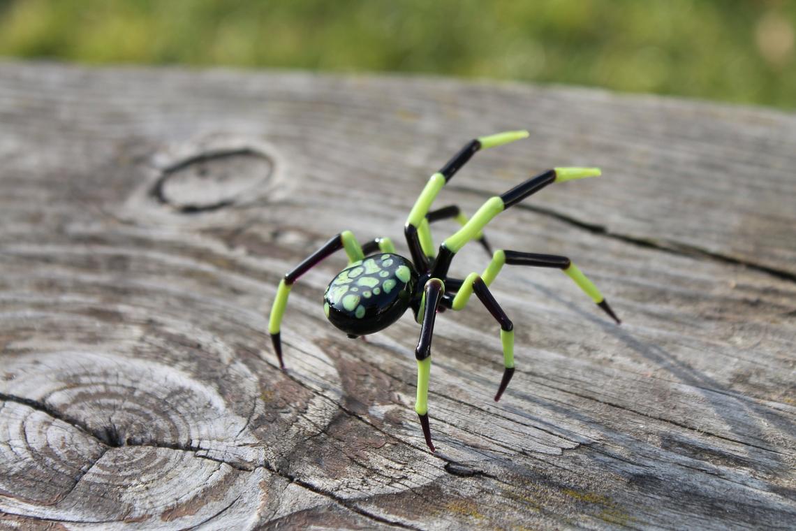 Green And Black Murano Glass Spider – Handmade Figurine
