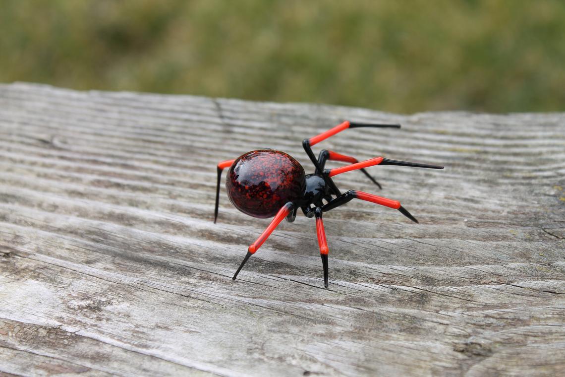 Art Glass black Garden Spider Sculpture, Blown Glass Figurine Art Insect, Glass Spider Figurine Blown Glass Spider Glass Spider Miniature
