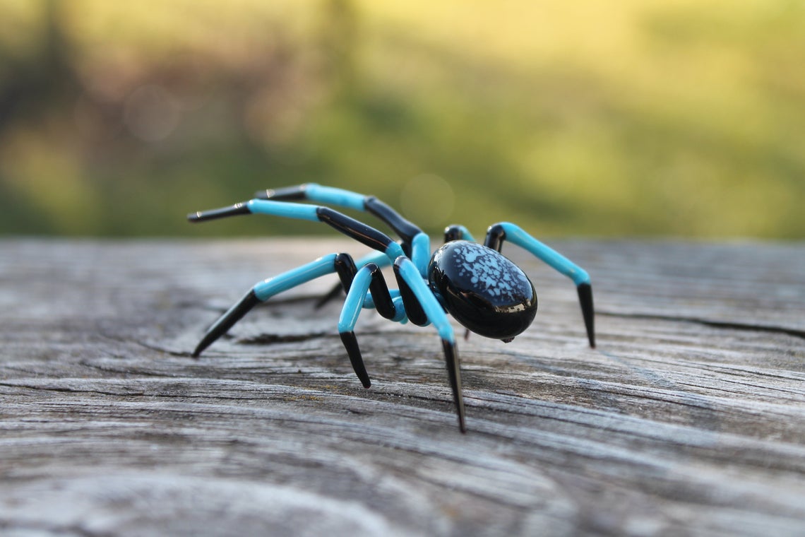 Blue Glass Spider Figurine With Web Pattern – Miniature Glass Art