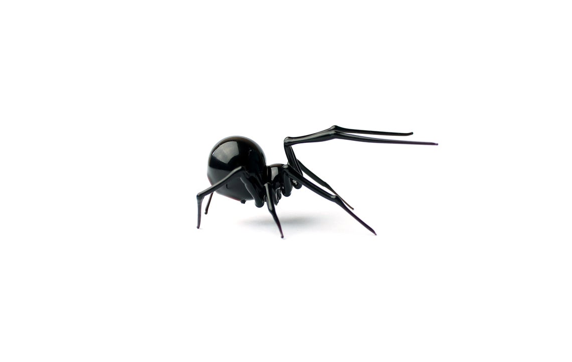 Glass black Widow Figurine, Blown Glass Spider sculpture