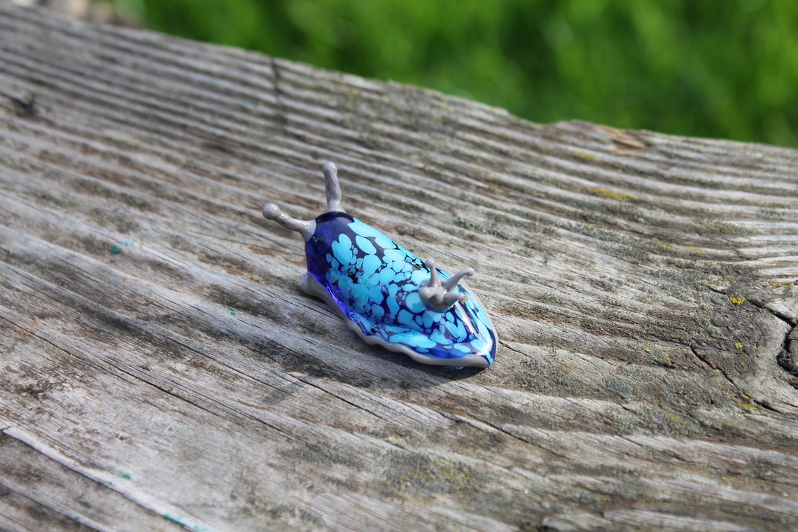 Aqua And Gray Glass Sea Slug Sculpture – Lampwork Ocean Miniature