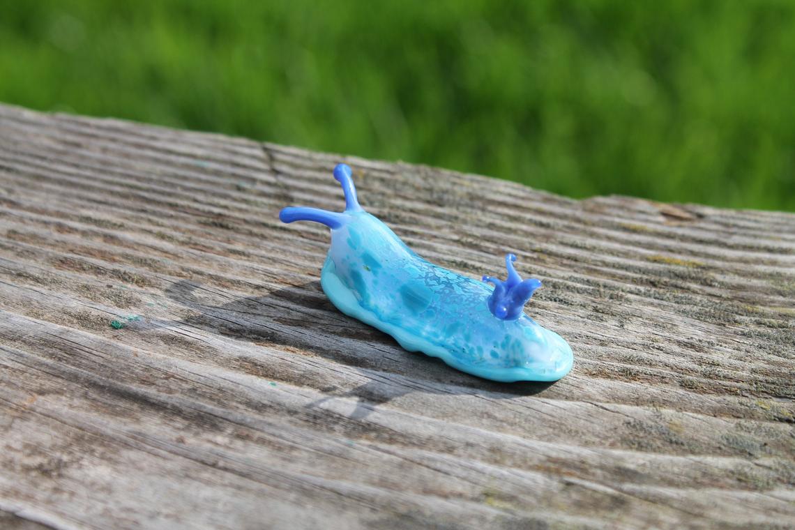 Turquoise Ocean Sea Slug With Purple Crown – Murano Glass Figurine
