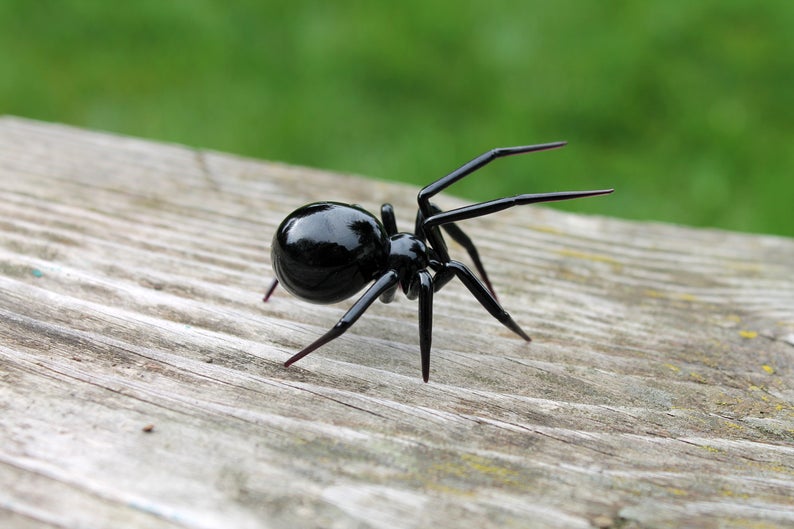 Glass black Widow Figurine, Blown Glass Spider sculpture