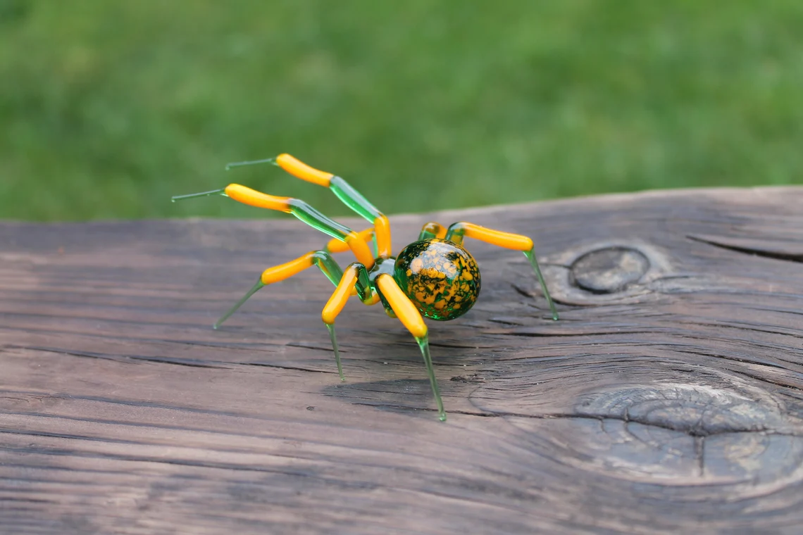 Vibrant Green And Yellow Glass Spider Figurine, 2.5-Inch Lampwork