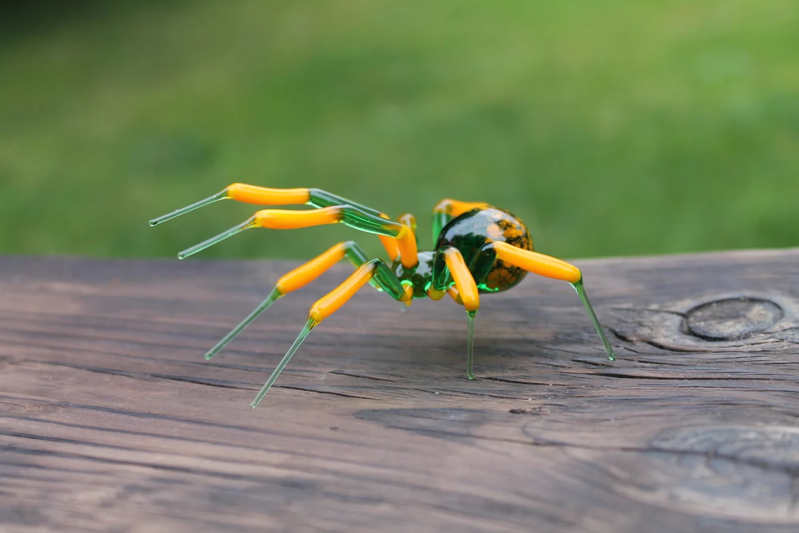Vibrant Green And Yellow Glass Spider Figurine, 2.5-Inch Lampwork