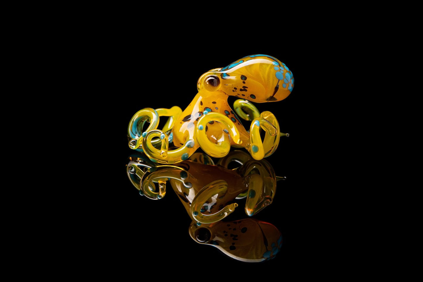 Yellow Glass Octopus With Blue Dots – Blown Miniature Sea Figurine