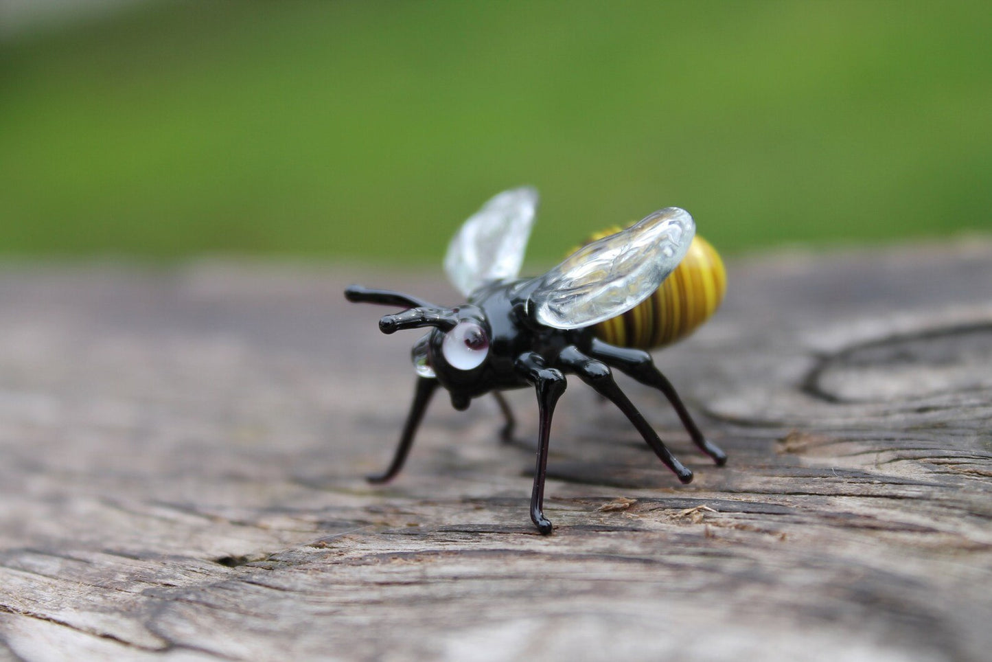Light Yellow Glass Bee Figurine With Transparent Wings 1.4 Inches