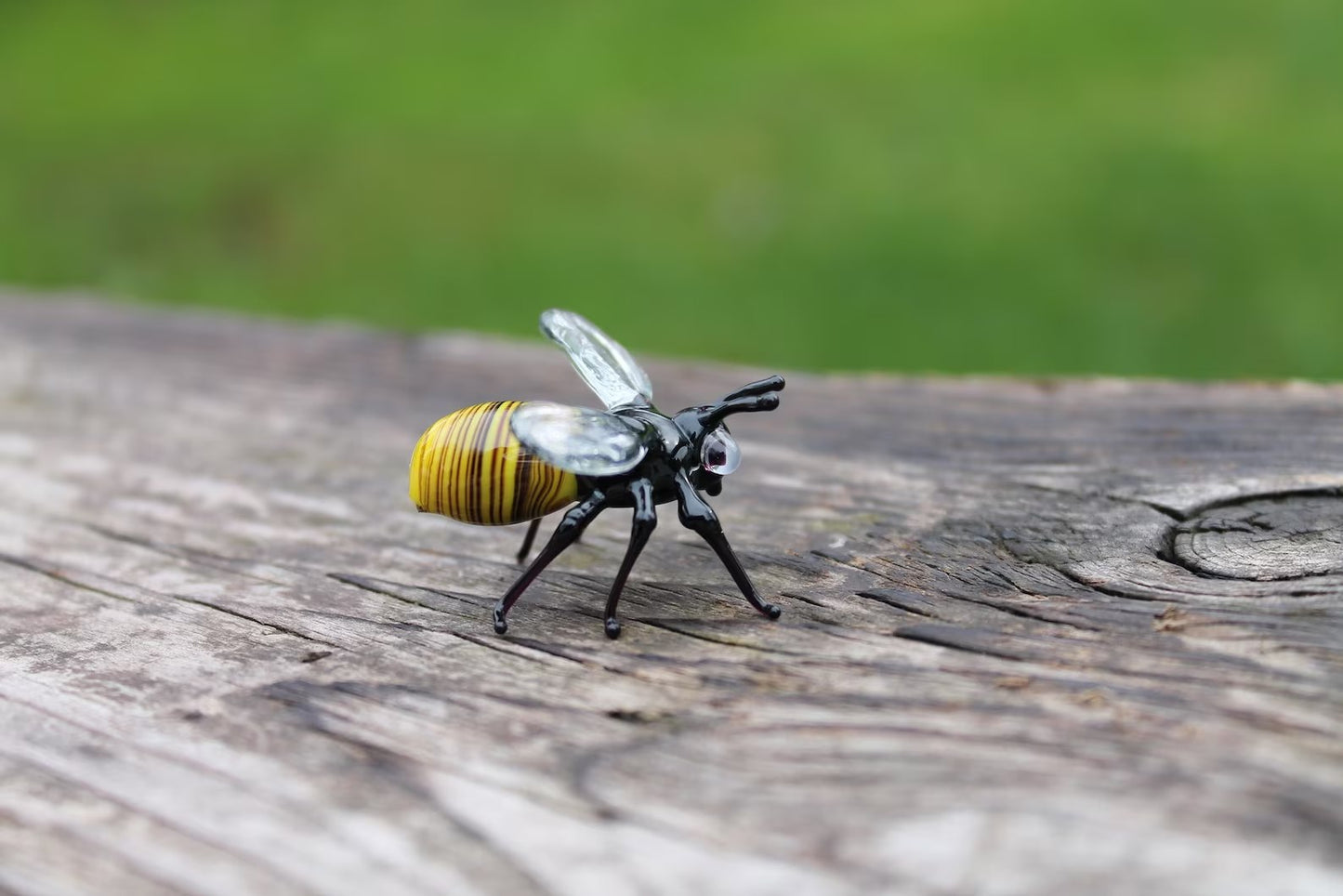 Light Yellow Glass Bee Figurine With Transparent Wings 1.4 Inches