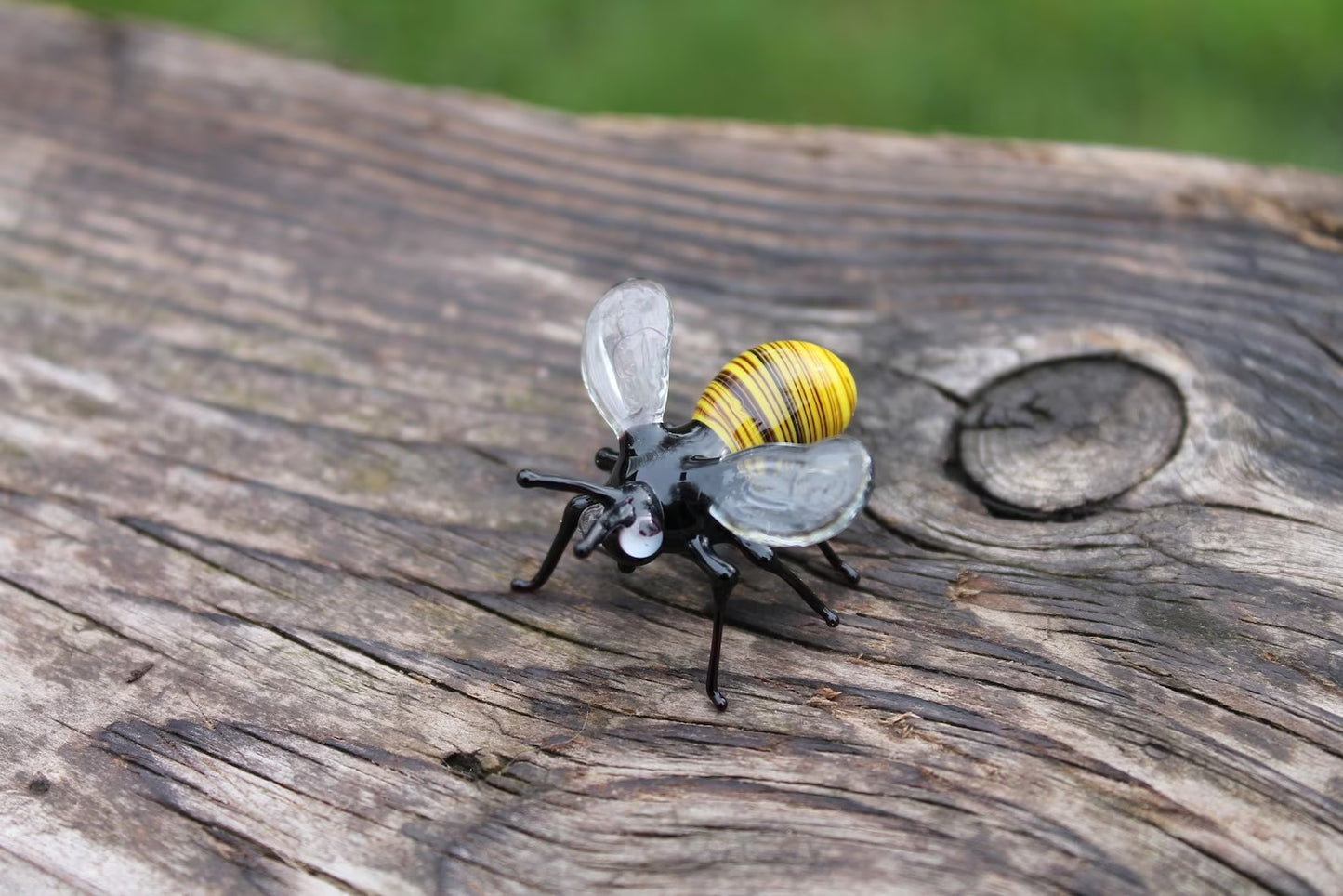 Light Yellow Glass Bee Figurine With Transparent Wings 1.4 Inches