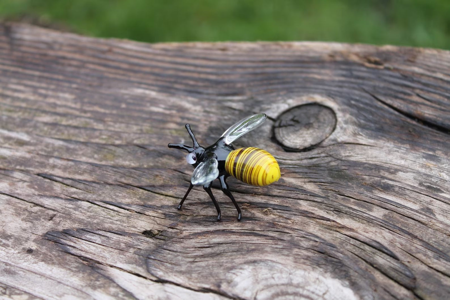 Light Yellow Glass Bee Figurine With Transparent Wings 1.4 Inches