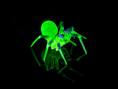 Handmade Uranium Glass Spider Figurine – Green Glowing UV Sculpture
