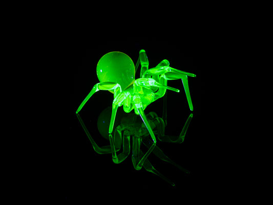Orange Uranium Glass Spider Figurine – Miniature Insect – Sci-Fi Glow in the Dark Sculpture – Handmade Lampwork