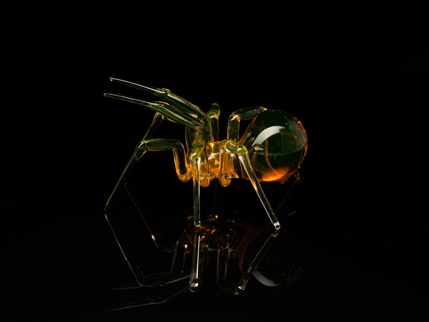 Orange Uranium Glass Spider Figurine – Miniature Insect – Sci-Fi Glow in the Dark Sculpture – Handmade Lampwork