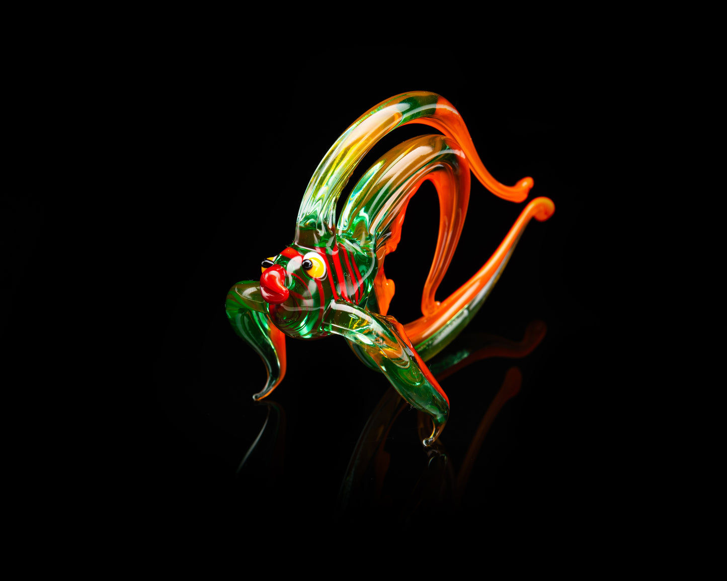 Uranium Glass Fish Figurine Glowing UV Sculpture Handmade Lampwork Collectible Gift for Aquarium Lovers