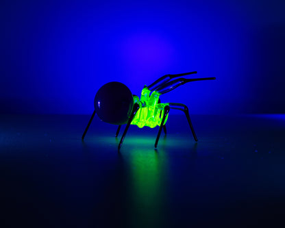 Purple Green Black Uranium Glass Spider Figurine – Miniature Insect – Sci-Fi Glow in the Dark Sculpture – Handmade Lampwork