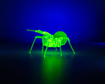 Green Yellow Uranium Glass Spider Figurine – Miniature Insect – Sci-Fi Glow in the Dark Sculpture – Handmade Lampwork