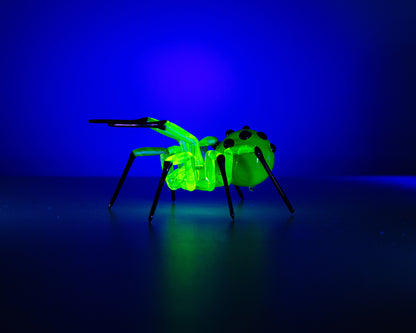 Bronze Black Uranium Glass Spider Figurine – Miniature Insect – Sci-Fi Glow in the Dark Sculpture – Handmade Lampwork