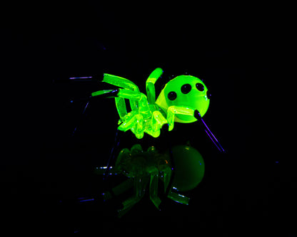 Bronze Black Uranium Glass Spider Figurine – Miniature Insect – Sci-Fi Glow in the Dark Sculpture – Handmade Lampwork