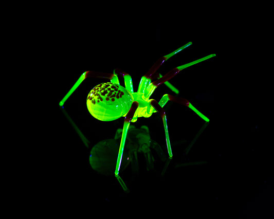 Bronze Red Uranium Glass Spider Figurine – Miniature Insect – Sci-Fi Glow in the Dark Sculpture – Handmade Lampwork