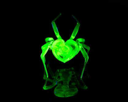 Deep Green Uranium Glass Spider Figurine – Miniature Insect – Sci-Fi Glow in the Dark Sculpture – Handmade Lampwork