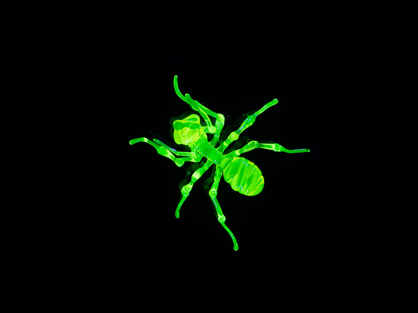Glowing Glass Horse Figurine – Handmade Uranium Glass Animal, UV Reactive Collectible Art Sculpture